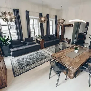 https://feel-ljubljana-centre.hotels-in-ljubljana.com